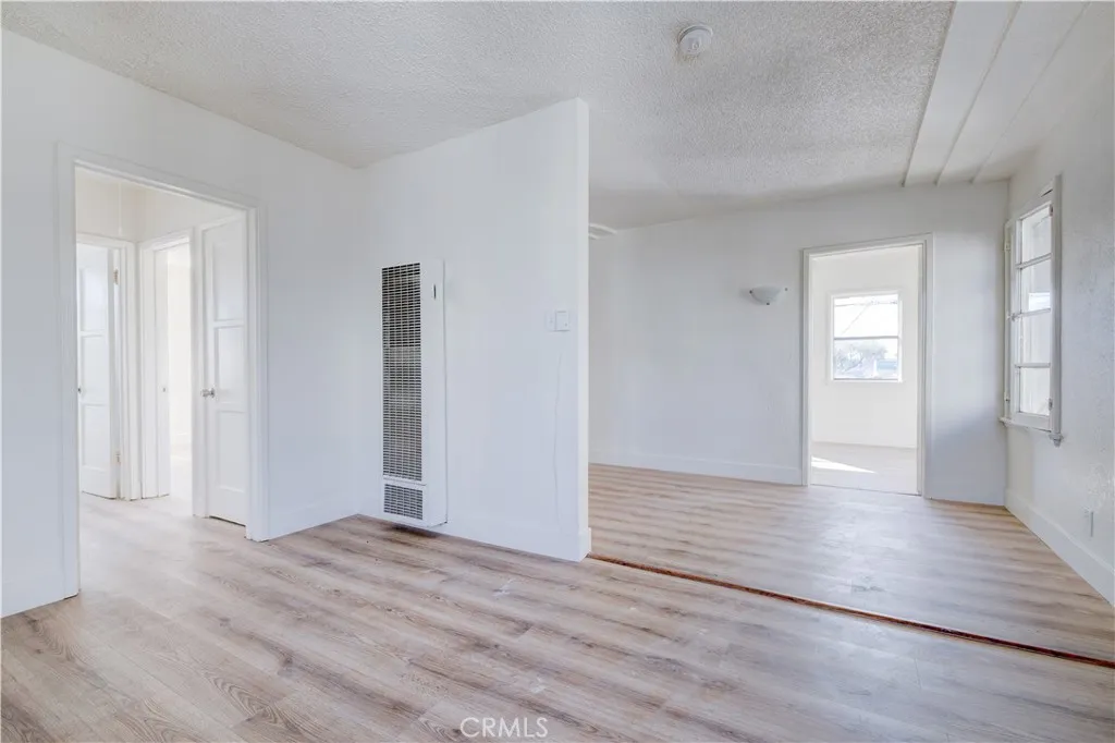 1144 W 57th Street, Los Angeles, California 90037 home-pic-3